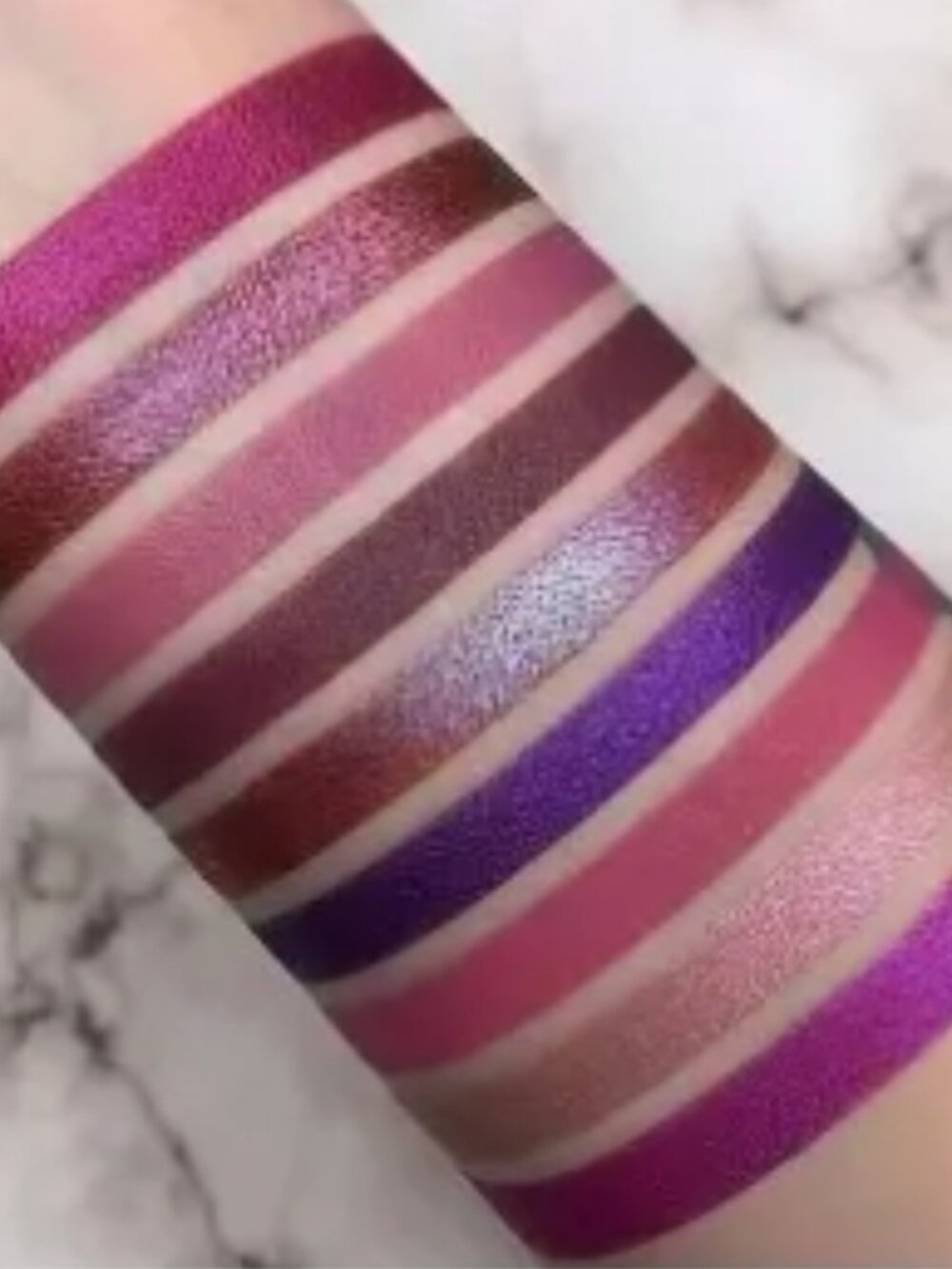 HUDA BEAUTY Amethyst, Emerald, and Sapphire Obsession Eyeshadow Palettes - Picture 9 of 10